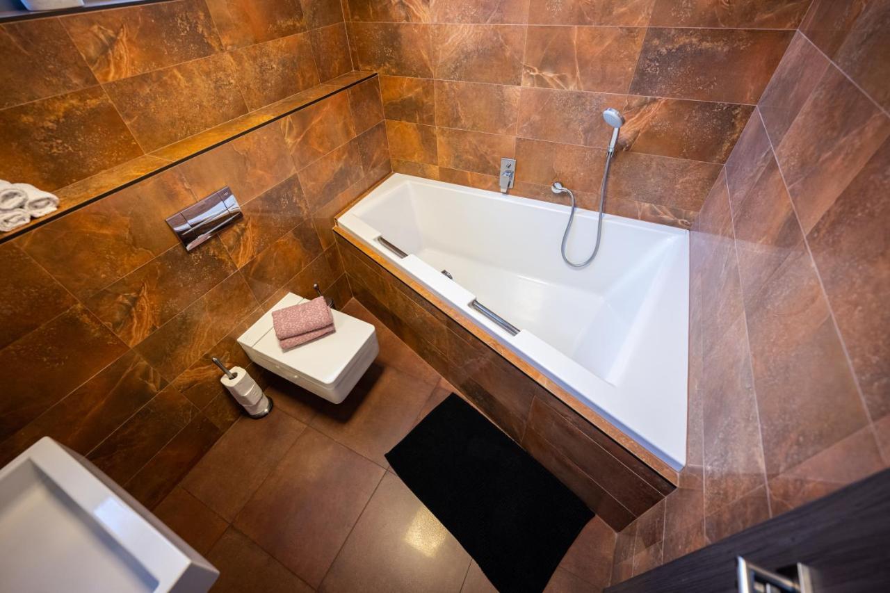 Bed and Breakfast Atelier Lanna Чеське Будєйовіце Екстер'єр фото